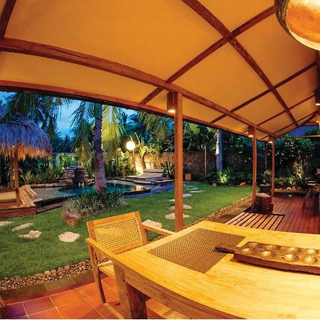 Villa Bhuvana With Private Swimming Pool Τζίλι Τραγουανγκάν Εξωτερικό φωτογραφία