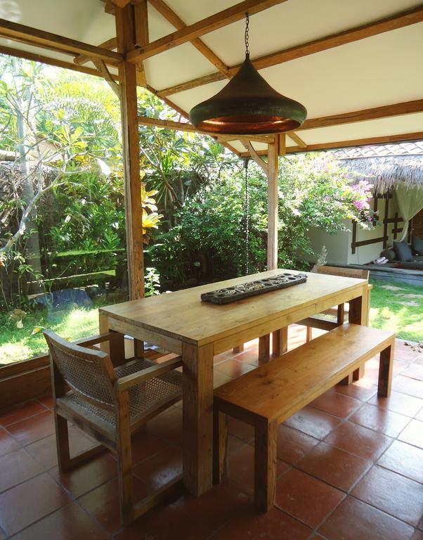 Villa Bhuvana With Private Swimming Pool Τζίλι Τραγουανγκάν Εξωτερικό φωτογραφία