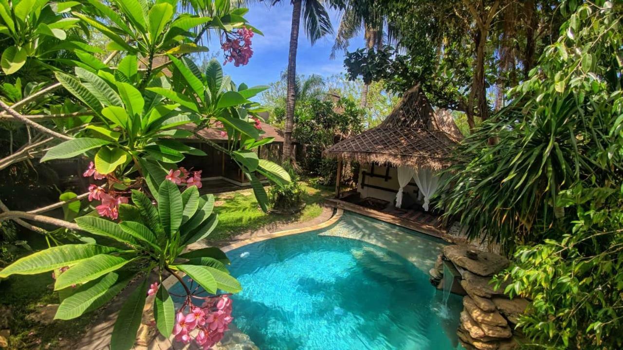 Villa Bhuvana With Private Swimming Pool Τζίλι Τραγουανγκάν Εξωτερικό φωτογραφία