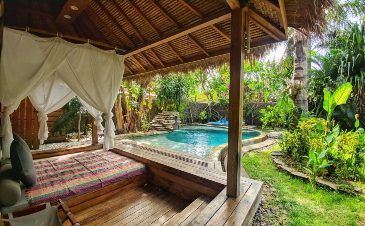 Villa Bhuvana With Private Swimming Pool Τζίλι Τραγουανγκάν Εξωτερικό φωτογραφία